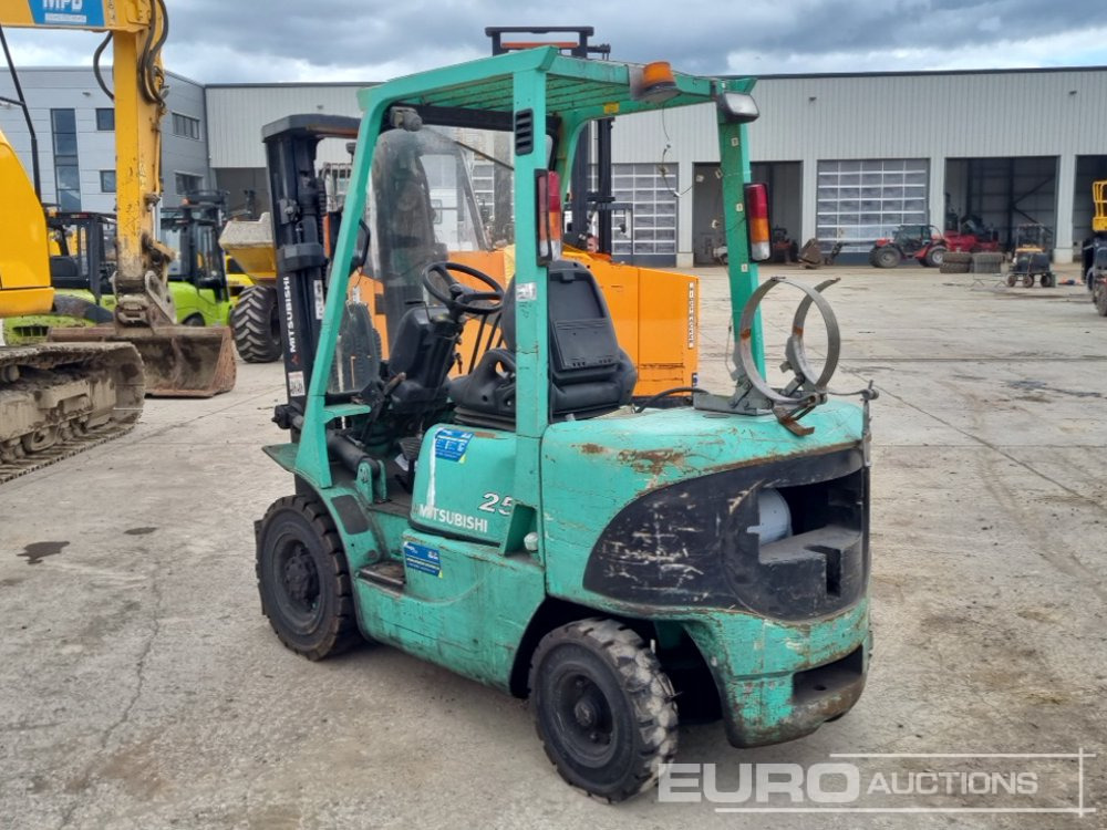 Mitsubishi FG25K - Empilhadeira a gás: foto 3 Mitsubishi FG25K - Empilhadeira a gás: foto 3