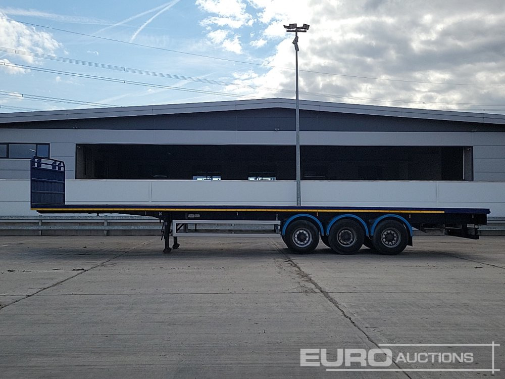 Montracon Tri Axle Flatbed Trailer - Semi-reboque plataforma/ Caixa aberta: foto 2 Montracon Tri Axle Flatbed Trailer - Semi-reboque plataforma/ Caixa aberta: foto 2