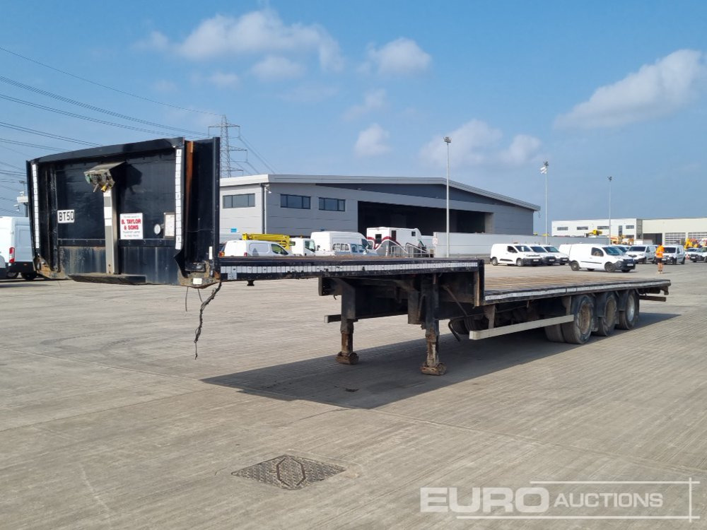 Montracon Tri Axle Step Frame Low Loader Trailer - Semi-reboque baixa: foto 1 Montracon Tri Axle Step Frame Low Loader Trailer - Semi-reboque baixa: foto 1