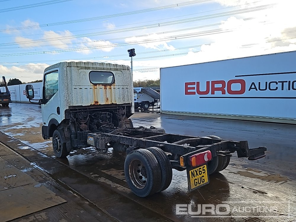 Nissan NT400 - Camião chassi: foto 3 Nissan NT400 - Camião chassi: foto 3