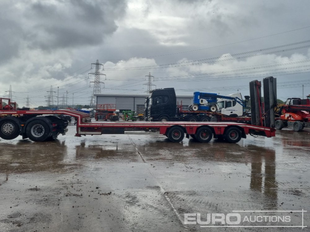 Nooteboom Tri Axle Stepframe Low Loader Trailer, Rear Steer, Hydraulic Fliptoe Ramps, Winch - Semi-reboque baixa: foto 2 Nooteboom Tri Axle Stepframe Low Loader Trailer, Rear Steer, Hydraulic Fliptoe Ramps, Winch - Semi-reboque baixa: foto 2
