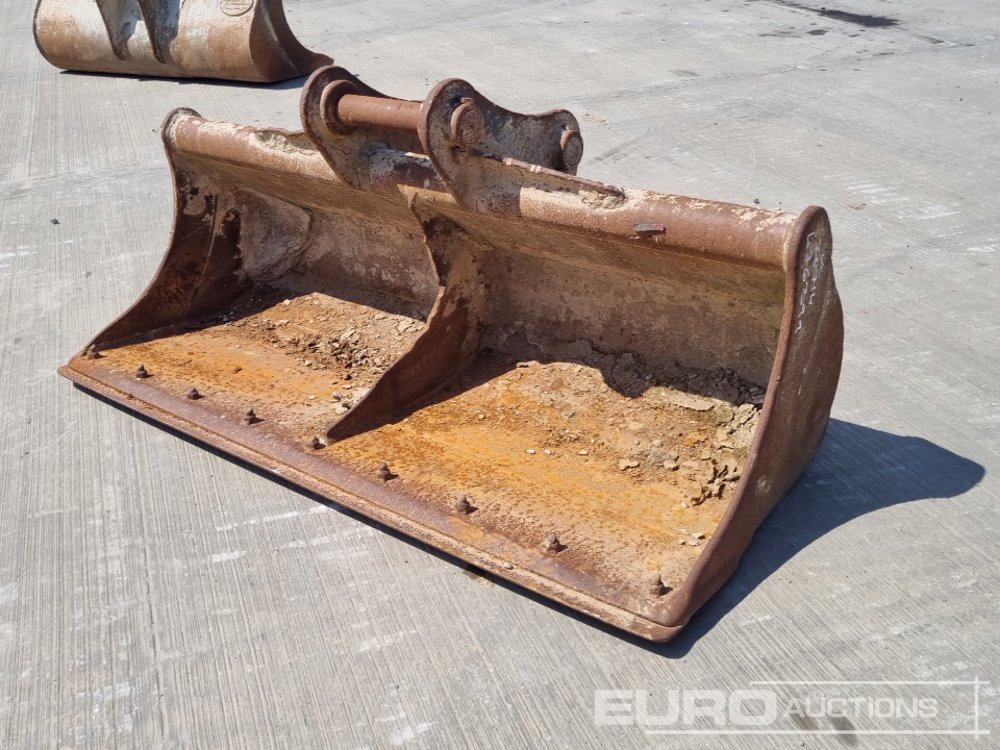 Strickland 72" Ditching Bucket 65mm Pin to suit 13 Ton Excavator - Balde: foto 1 Strickland 72" Ditching Bucket 65mm Pin to suit 13 Ton Excavator - Balde: foto 1