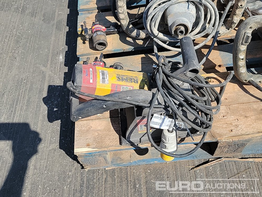 Equipamento de construção Unibor 110 Vot Mag Drill, Alfra Rotabest 110 Volt Mag Drill, 110 Volt Paddle Mixer (3 of), 100Volt Evolution Cut off Saw, 110 Volt REMS Sander: foto 36