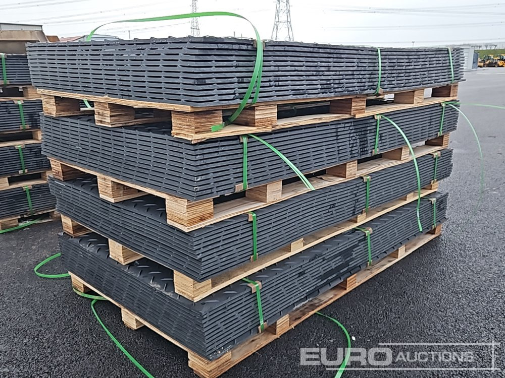 Unused 2025 12pcs 8'x 4'x12mm Ground Protection Mats (4 of) - Equipamento de construção: foto 1 Unused 2025 12pcs 8'x 4'x12mm Ground Protection Mats (4 of) - Equipamento de construção: foto 1