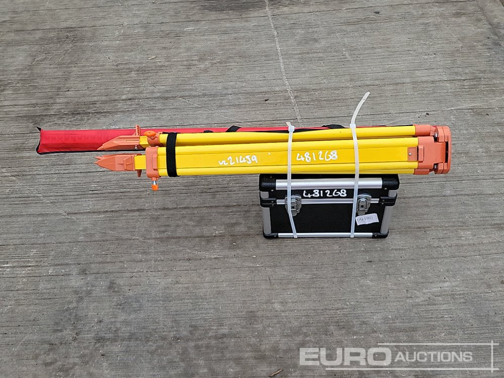 Unused 2025 Captok Self-Leveling Rotary Laser Level With Batteries, Receiver, Tripod, Grade Rod - Equipamento de construção: foto 1 Unused 2025 Captok Self-Leveling Rotary Laser Level With Batteries, Receiver, Tripod, Grade Rod - Equipamento de construção: foto 1