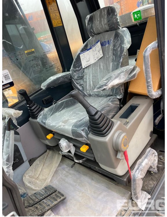Escavadora de rastos Unused 2025 Hyundai R245LR: foto 7