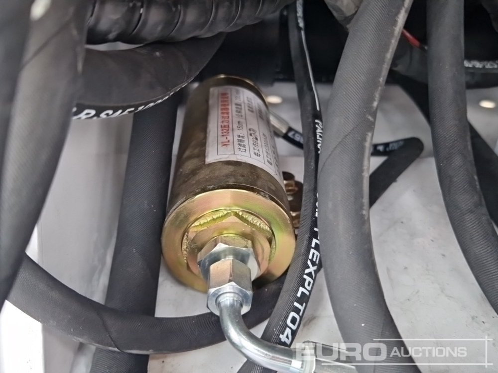 Mini pá carregadora Unused 2025 Newrick JC25: foto 16