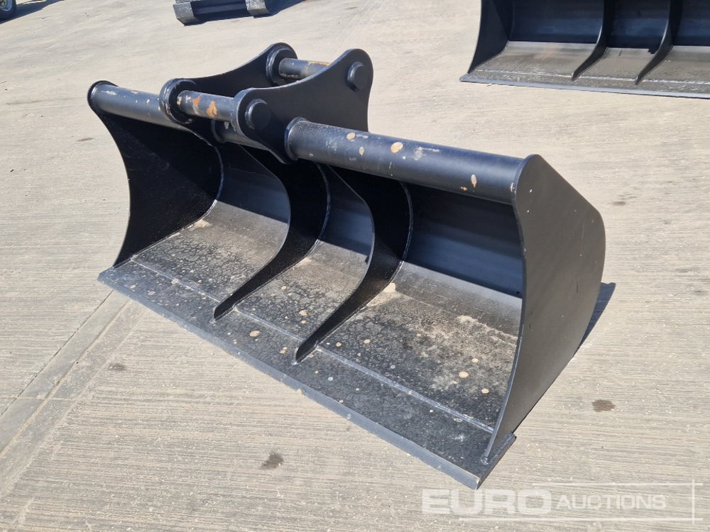 Unused 70" Ditching Bucket 65mm Pin to suit 13 Ton Excavator - Balde: foto 1 Unused 70" Ditching Bucket 65mm Pin to suit 13 Ton Excavator - Balde: foto 1