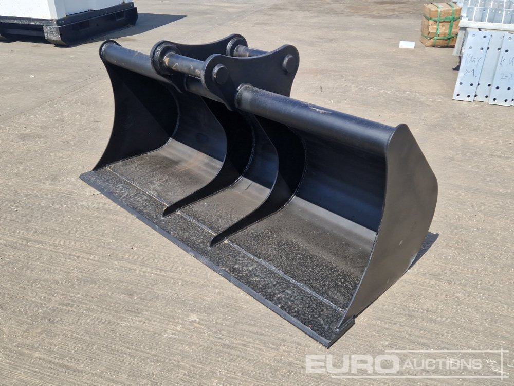 Unused 70" Ditching Bucket 65mm Pin to suit 13 Ton Excavator - Balde: foto 1 Unused 70" Ditching Bucket 65mm Pin to suit 13 Ton Excavator - Balde: foto 1