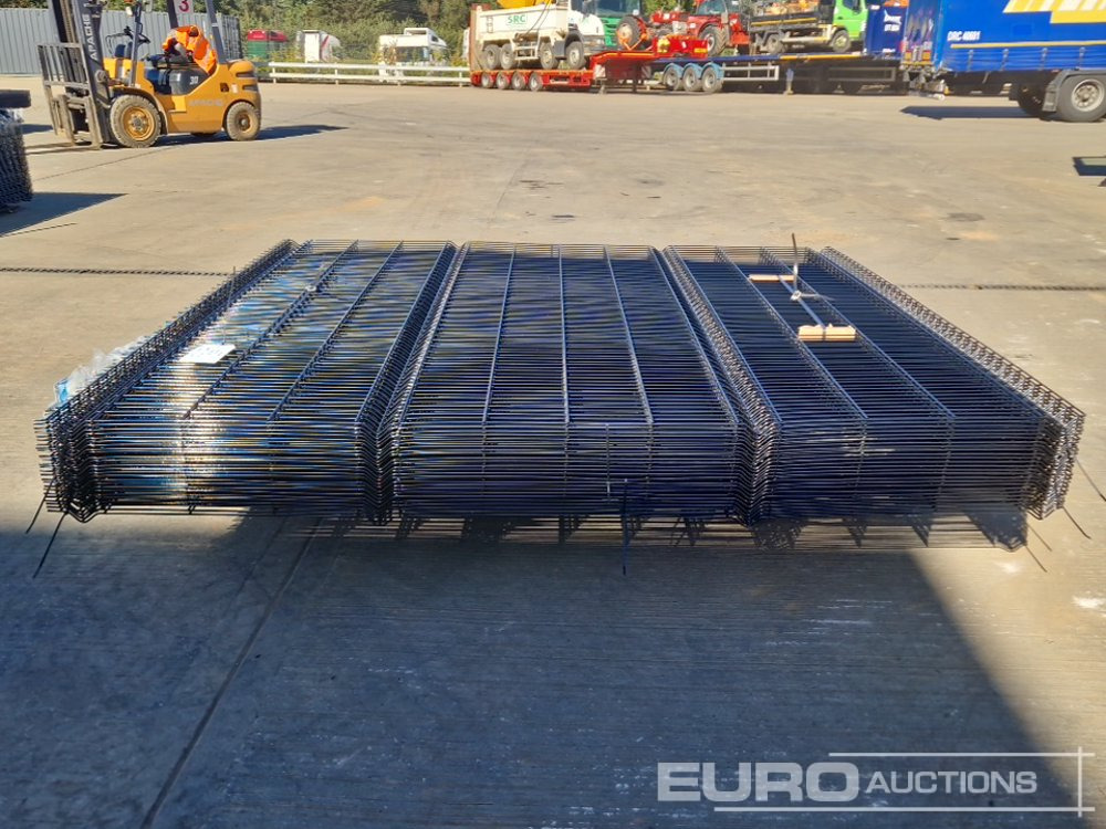 Unused Galvanised & Powder Coated Heavy Duty (5mm) Wire Mesh Fencing, 25 x H2.4m x W2.2m Panels, 26 x 60mm x 60mm x3m Posts, with Fittings (Black) - Equipamento de construção: foto 2 Unused Galvanised & Powder Coated Heavy Duty (5mm) Wire Mesh Fencing, 25 x H2.4m x W2.2m Panels, 26 x 60mm x 60mm x3m Posts, with Fittings (Black) - Equipamento de construção: foto 2