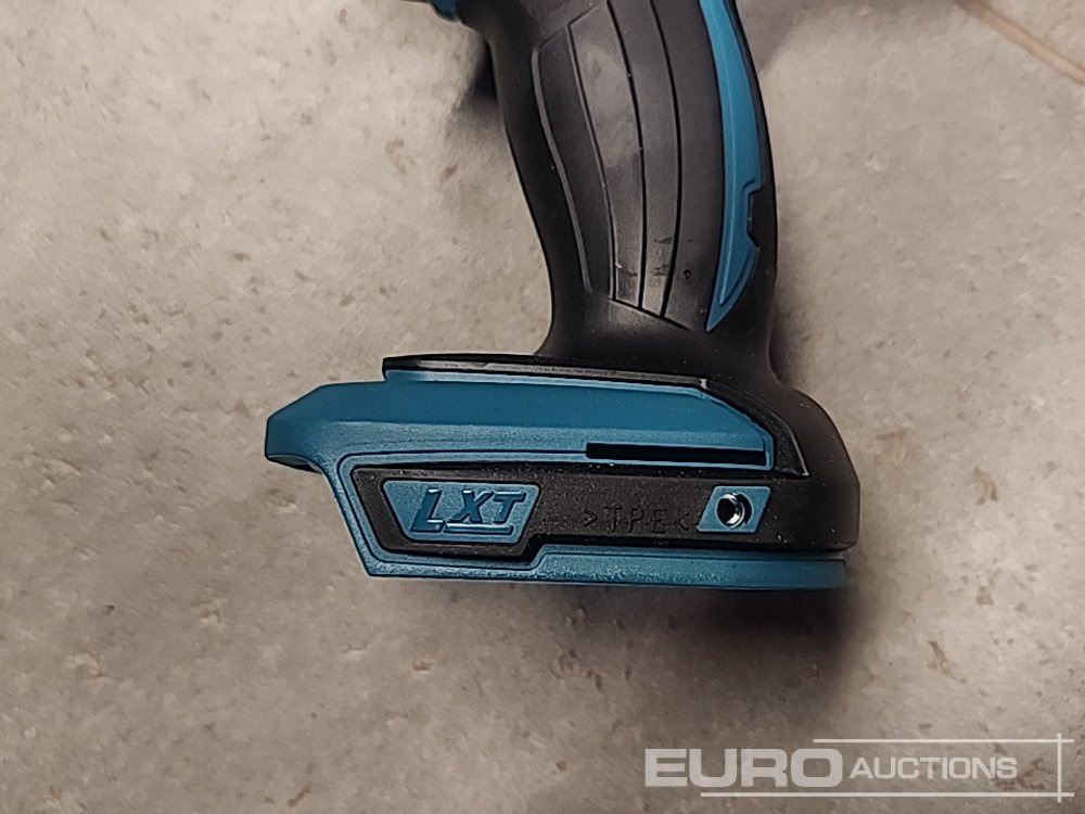 Equipamento de construção Unused Makita 18V 1/2" Li-Ion LXT Impact Wrench (Body Only): foto 7