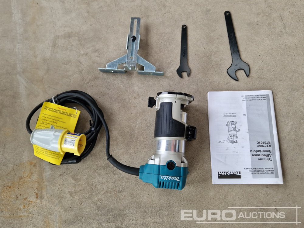Unused Makita RT0700C 110v Router - Equipamento de construção: foto 3 Unused Makita RT0700C 110v Router - Equipamento de construção: foto 3