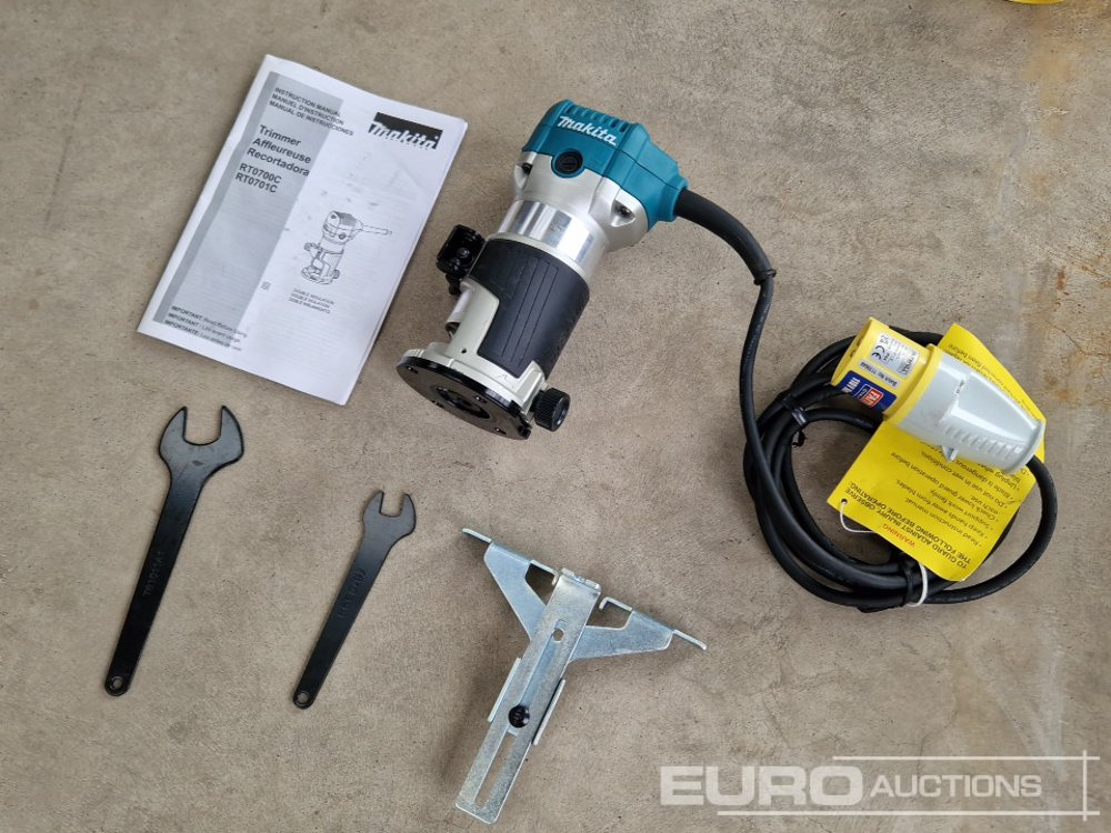 Unused Makita RT0700C 110v Router - Equipamento de construção: foto 1 Unused Makita RT0700C 110v Router - Equipamento de construção: foto 1