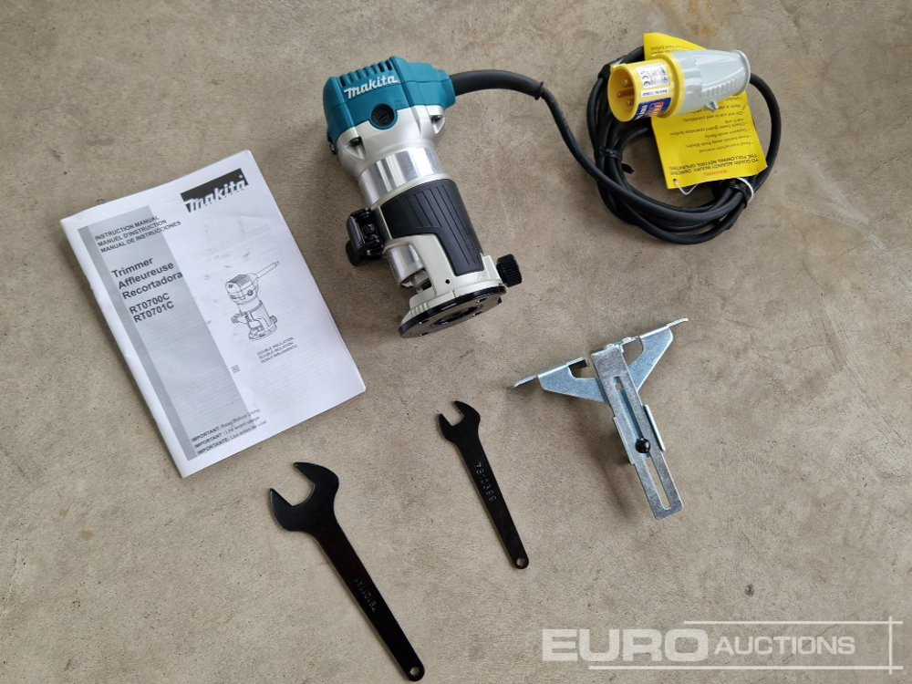 Unused Makita RT0700C 110v Router - Equipamento de construção: foto 2 Unused Makita RT0700C 110v Router - Equipamento de construção: foto 2
