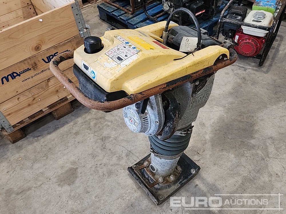 Wacker Neuson B560-2 - Máquina de asfalto: foto 1 Wacker Neuson B560-2 - Máquina de asfalto: foto 1