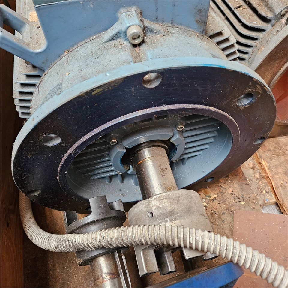 ABB MT80A19F100-2 / M3AA180MLB4 - Máquina: foto 5 ABB MT80A19F100-2 / M3AA180MLB4 - Máquina: foto 5