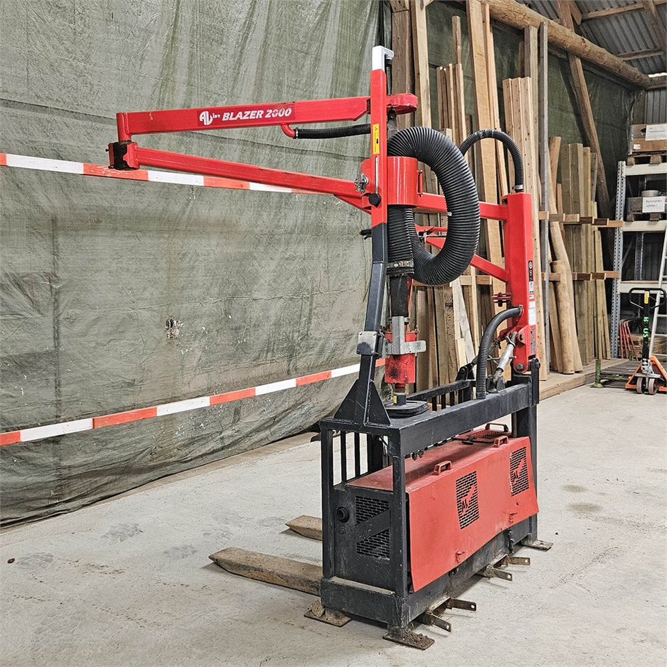 AL-LIFT BLAZER 2000 - Equipamento de construção: foto 1 AL-LIFT BLAZER 2000 - Equipamento de construção: foto 1