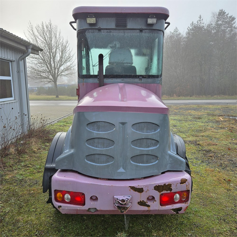 Bernards W1600C - Mini pá carregadora: foto 4 Bernards W1600C - Mini pá carregadora: foto 4