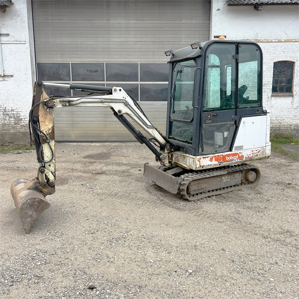 Bobcat 320 - Mini escavadeira: foto 1 Bobcat 320 - Mini escavadeira: foto 1