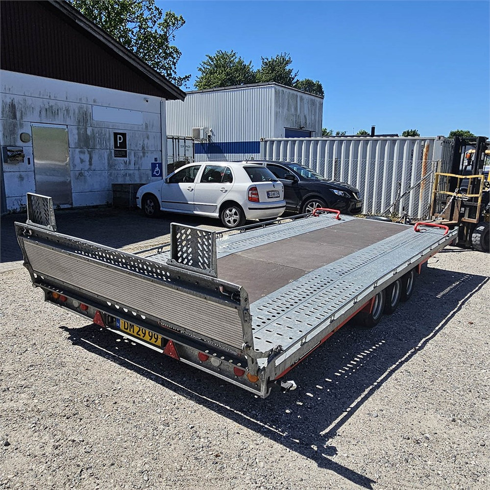Brian James T6 Transporter - Reboque para carros: foto 5 Brian James T6 Transporter - Reboque para carros: foto 5