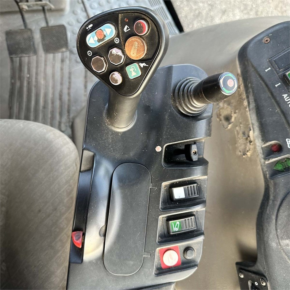 Trator CASE IH CVX1190: foto 13