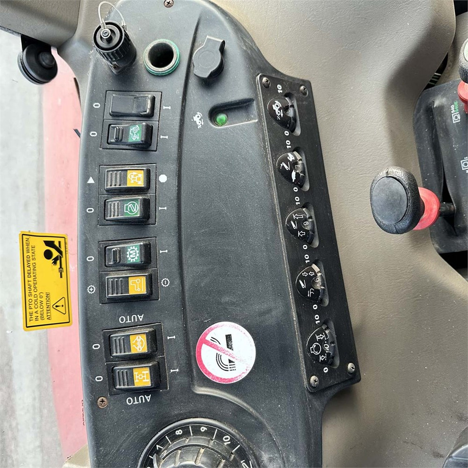 Trator CASE IH CVX1190: foto 16
