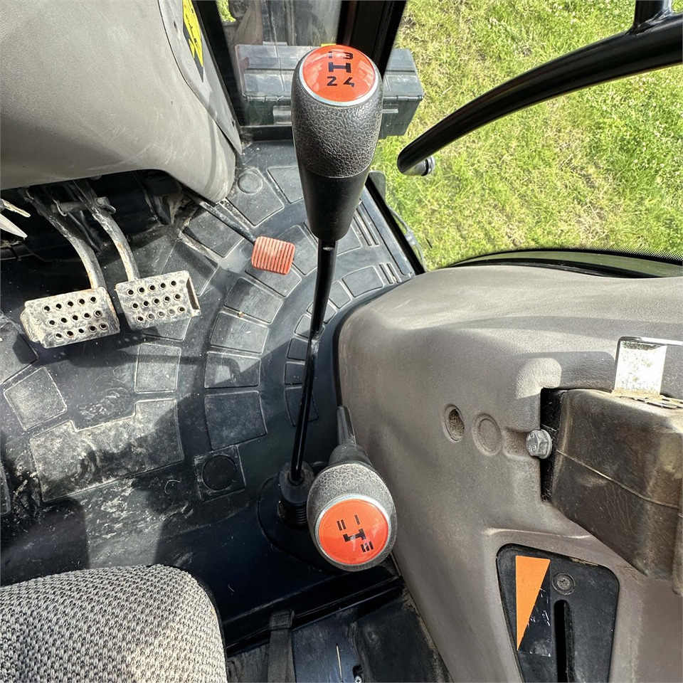 Trator Case IH Farmall 65 A: foto 21