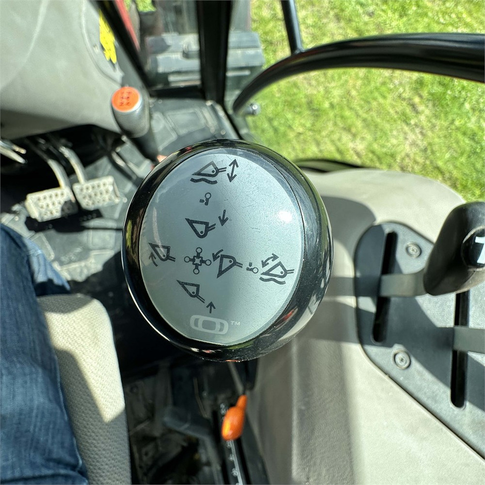 Trator Case IH Farmall 65 A: foto 18