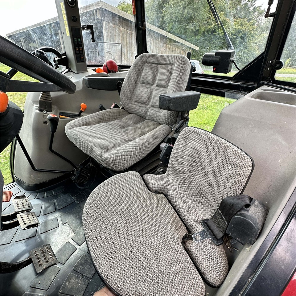 Trator Case IH Farmall 65 A: foto 17