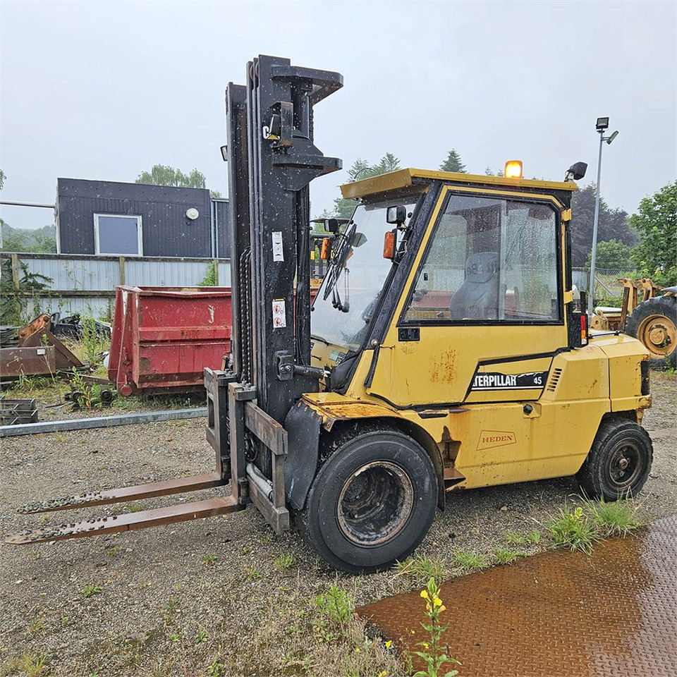 Caterpillar DP45 - Empilhadeira: foto 1 Caterpillar DP45 - Empilhadeira: foto 1