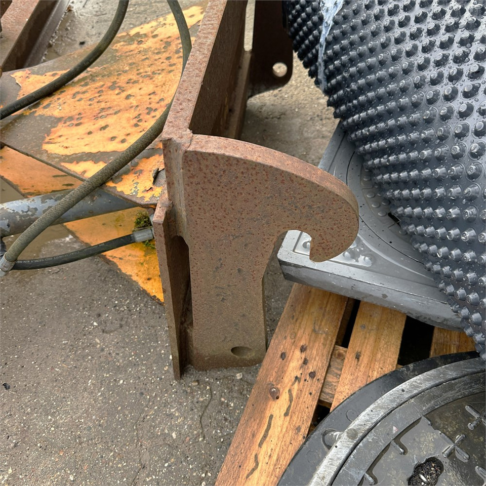 ABC Afretter / vibrator - Equipamento por Máquina de construção: foto 5 ABC Afretter / vibrator - Equipamento por Máquina de construção: foto 5