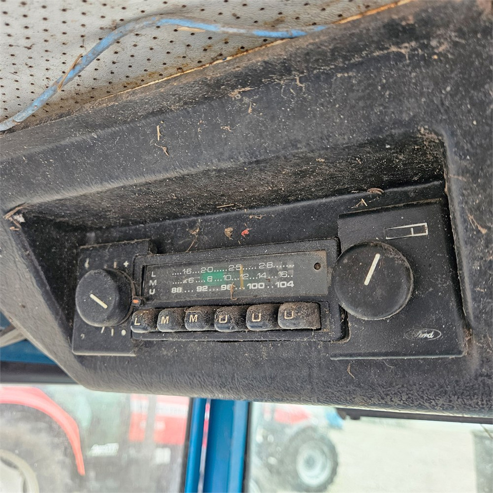 Trator Ford 4610: foto 24