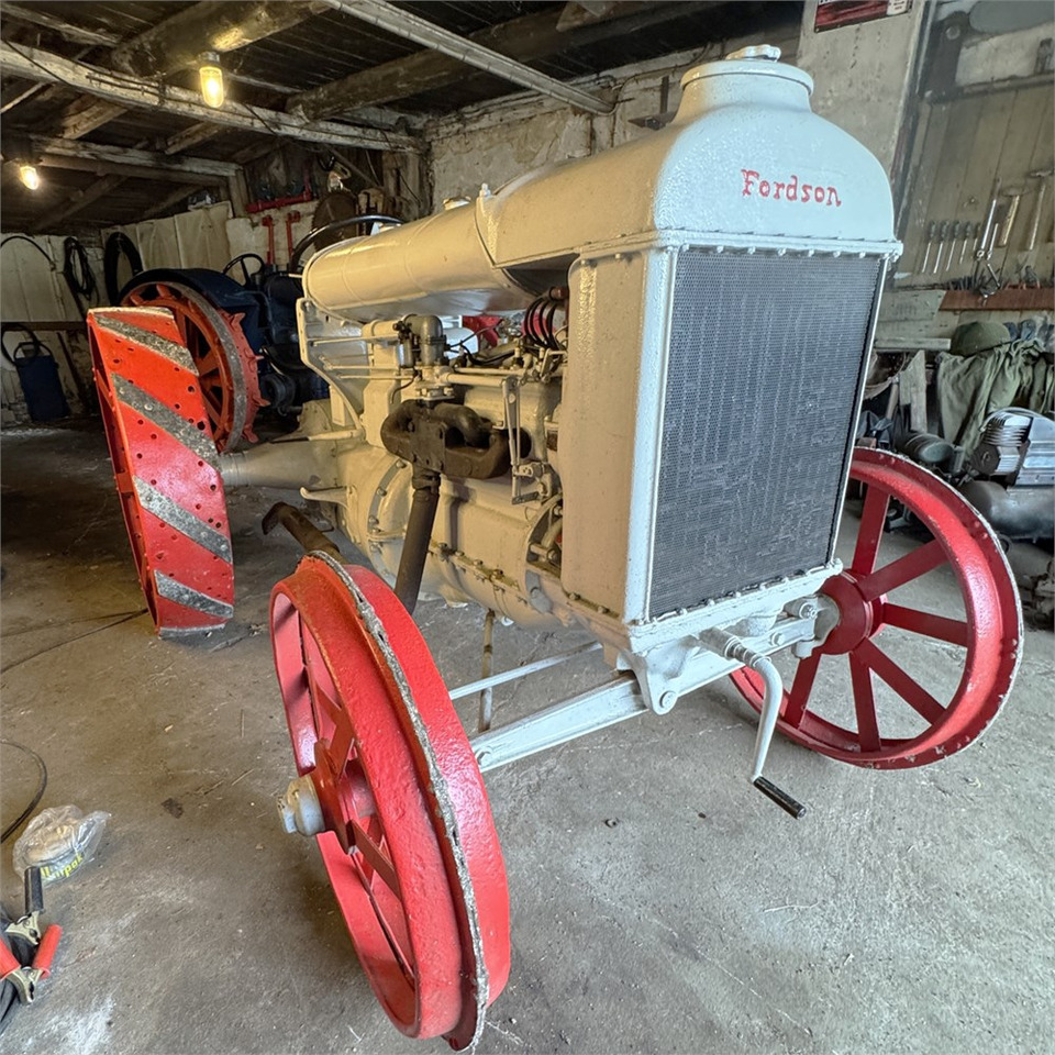Fordson F - Trator: foto 2 Fordson F - Trator: foto 2