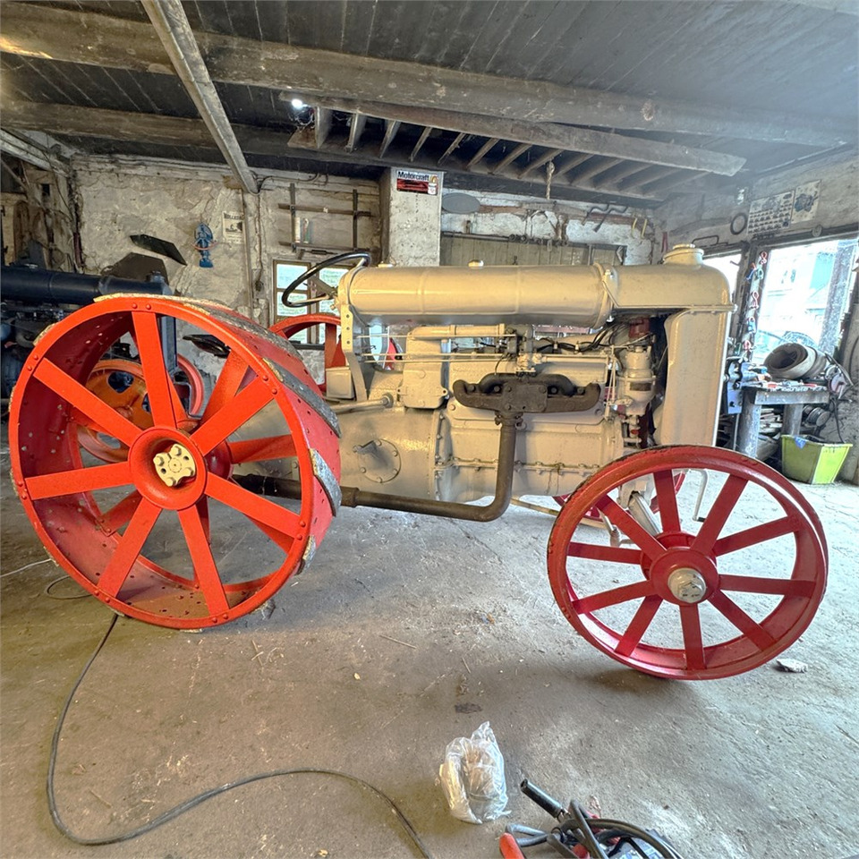 Fordson F - Trator: foto 1 Fordson F - Trator: foto 1