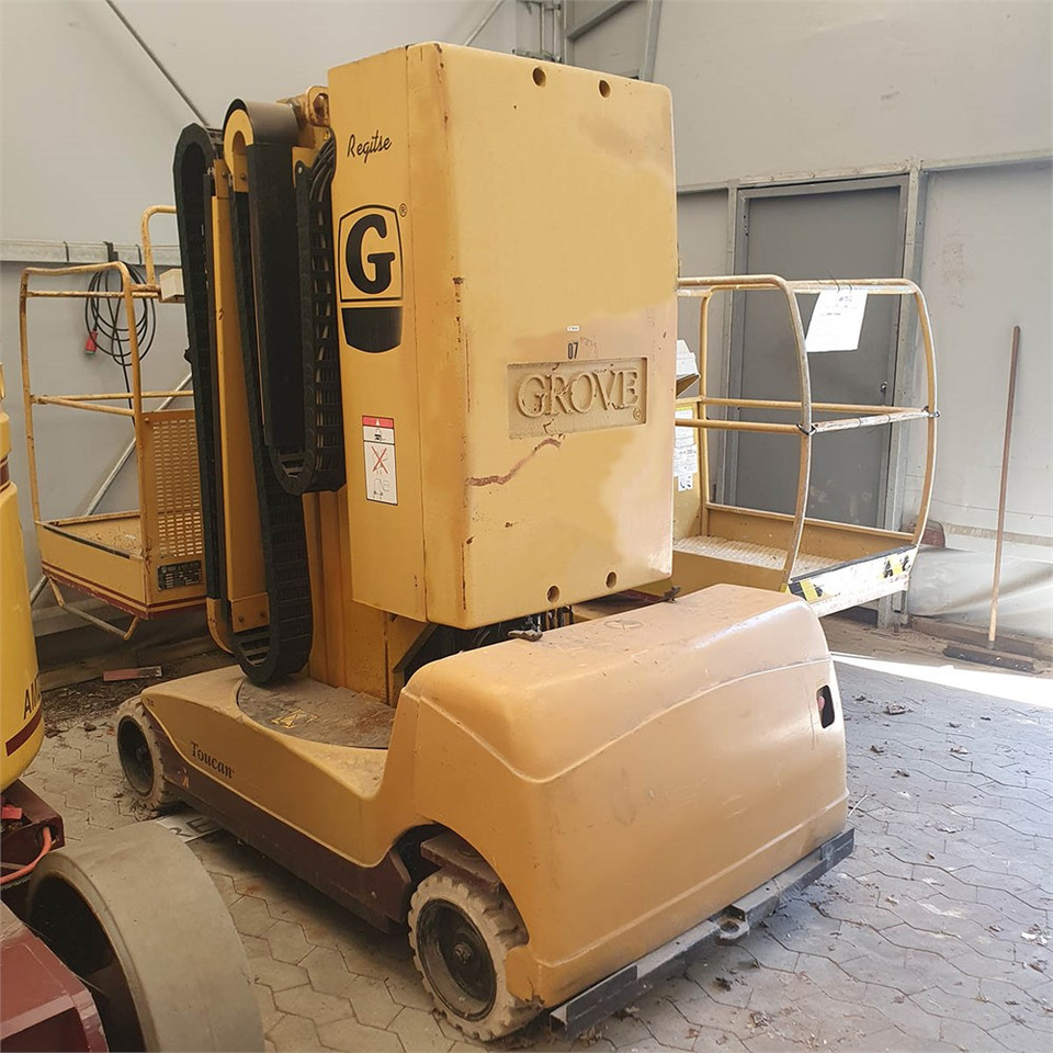 Grove Toucan 1200 - Plataforma de mastro vertical: foto 3 Grove Toucan 1200 - Plataforma de mastro vertical: foto 3