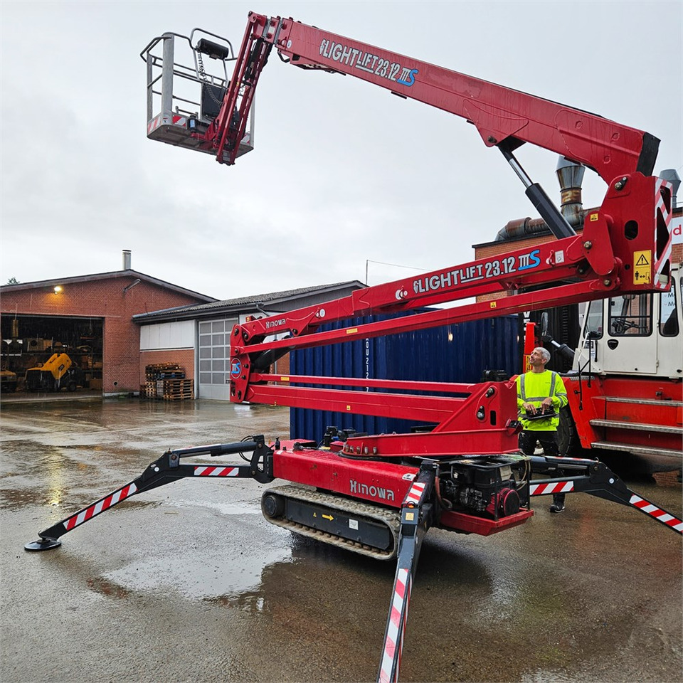 Hinowa Light Lift 23.12 IIIS - Plataforma aranha: foto 1 Hinowa Light Lift 23.12 IIIS - Plataforma aranha: foto 1