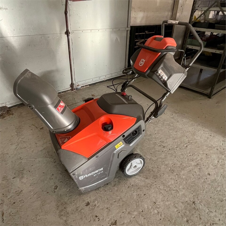 Husqvarna ST 121 E - Equipamentos para jardinagem: foto 1 Husqvarna ST 121 E - Equipamentos para jardinagem: foto 1