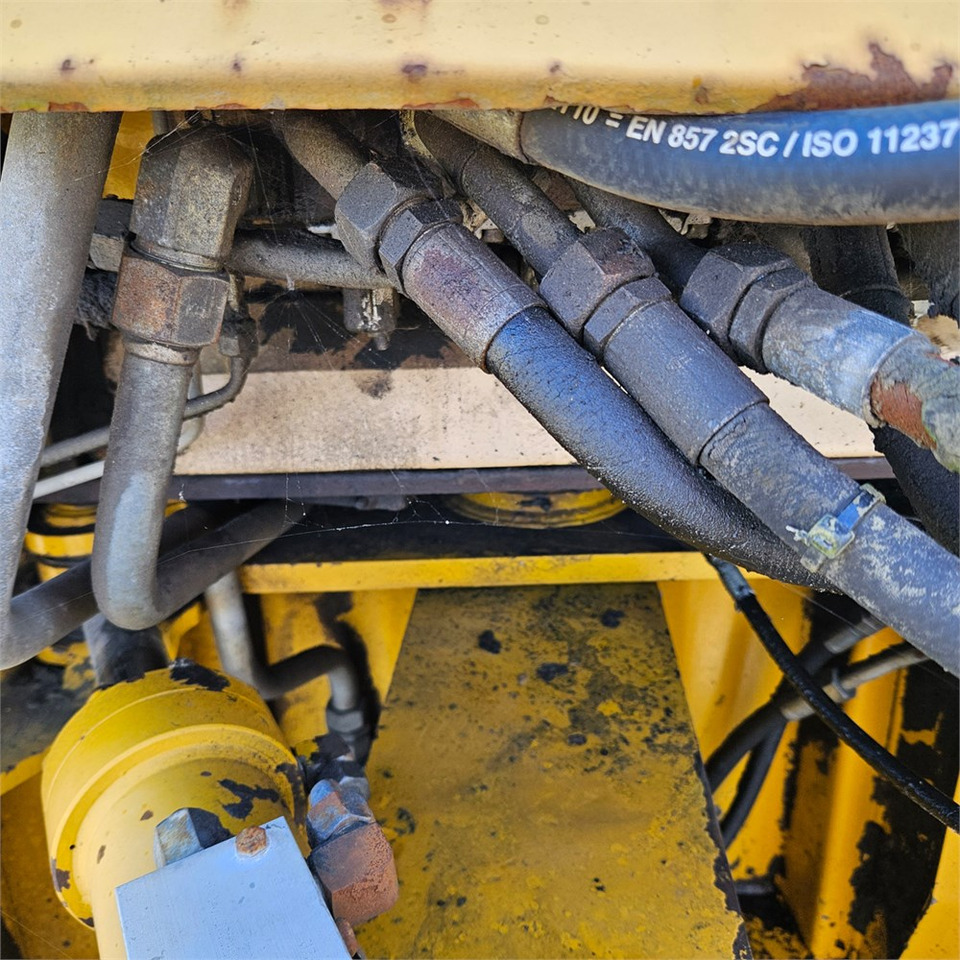 Retroescavadeira Hydrema 906 B: foto 48