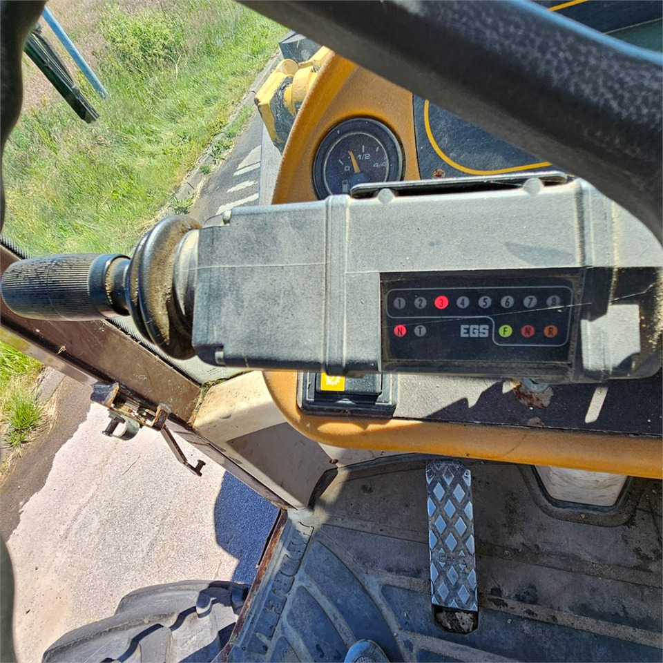 Retroescavadeira Hydrema 906 B: foto 16