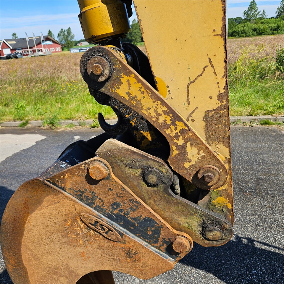 Retroescavadeira Hydrema 906 B: foto 36