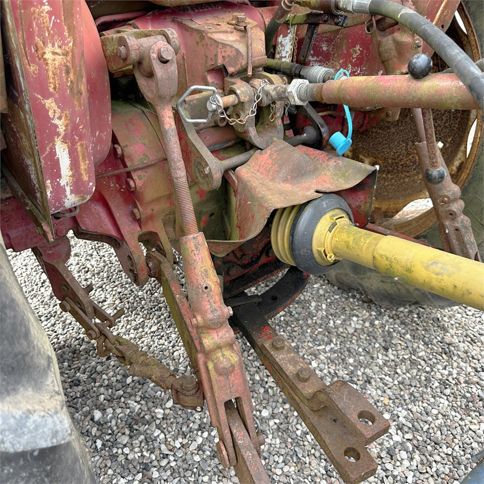 Trator International IH 474: foto 32