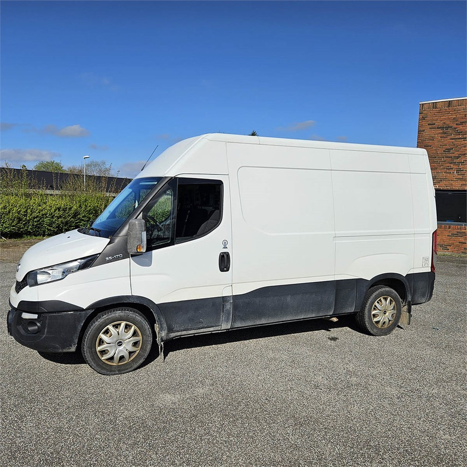 Iveco Daily 35s17 3,0D - Furgão: foto 2 Iveco Daily 35s17 3,0D - Furgão: foto 2