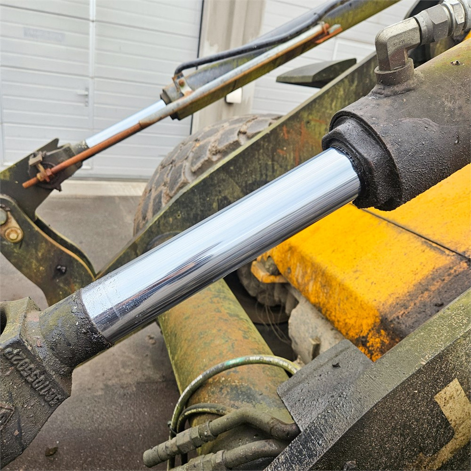 Pá carregadora de rodas JCB 437HT T4: foto 28