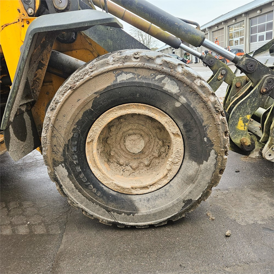 Pá carregadora de rodas JCB 437HT T4: foto 35