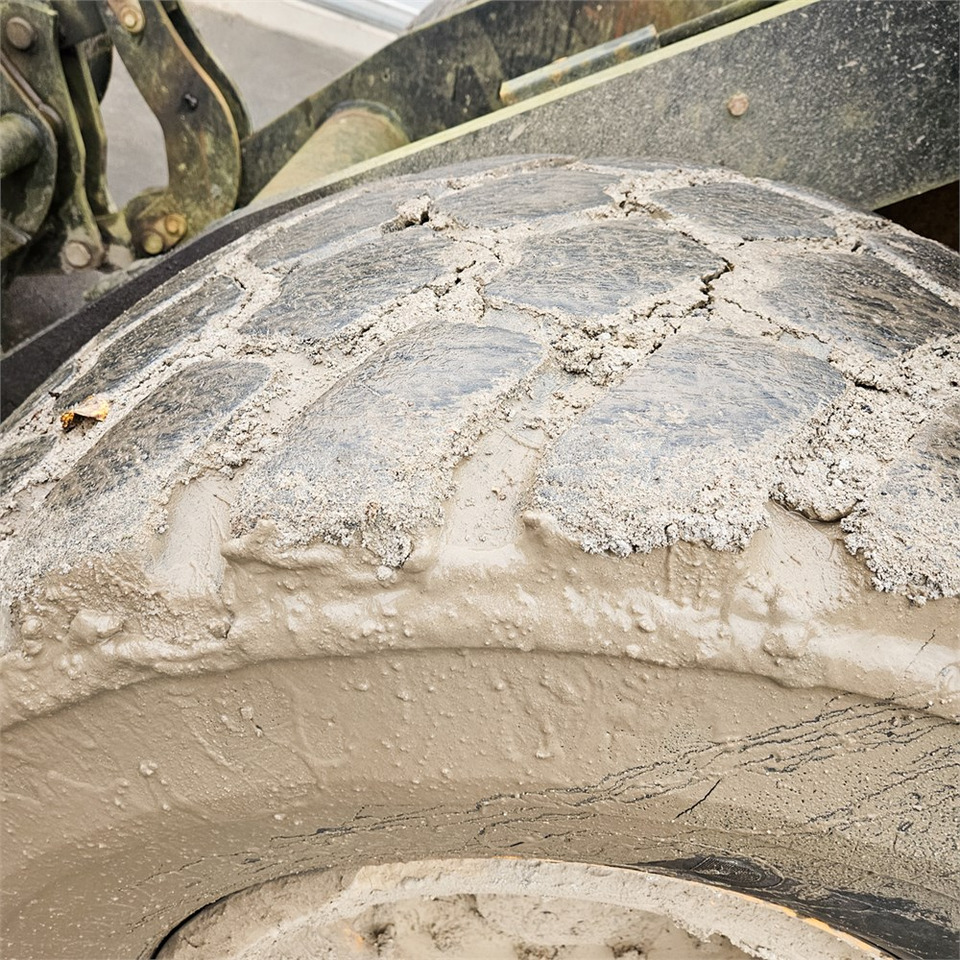 Pá carregadora de rodas JCB 437HT T4: foto 34