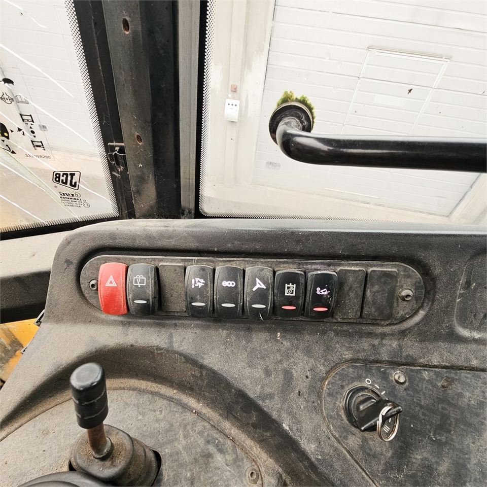 Pá carregadora de rodas JCB 437HT T4: foto 17