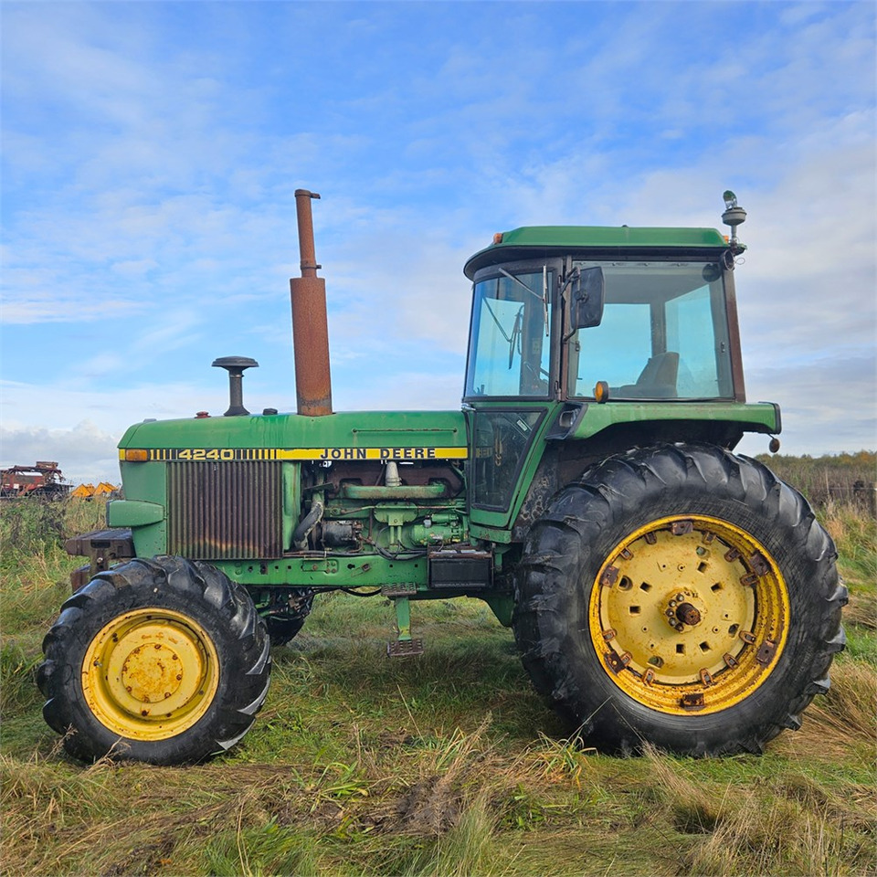 John Deere 4240 - Trator: foto 2 John Deere 4240 - Trator: foto 2
