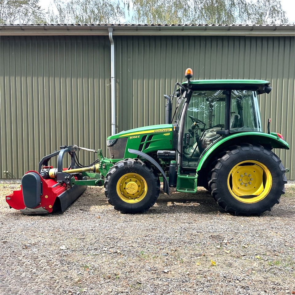 John Deere 5058 E - Trator: foto 4 John Deere 5058 E - Trator: foto 4