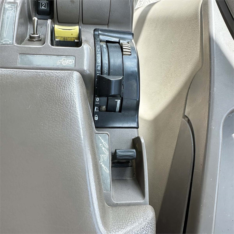 Trator John Deere 7530: foto 15