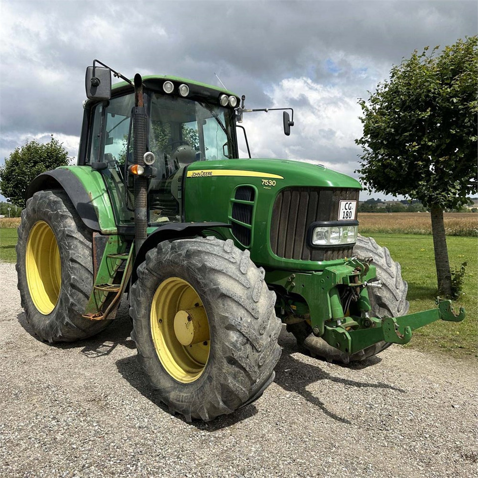 Trator John Deere 7530: foto 8